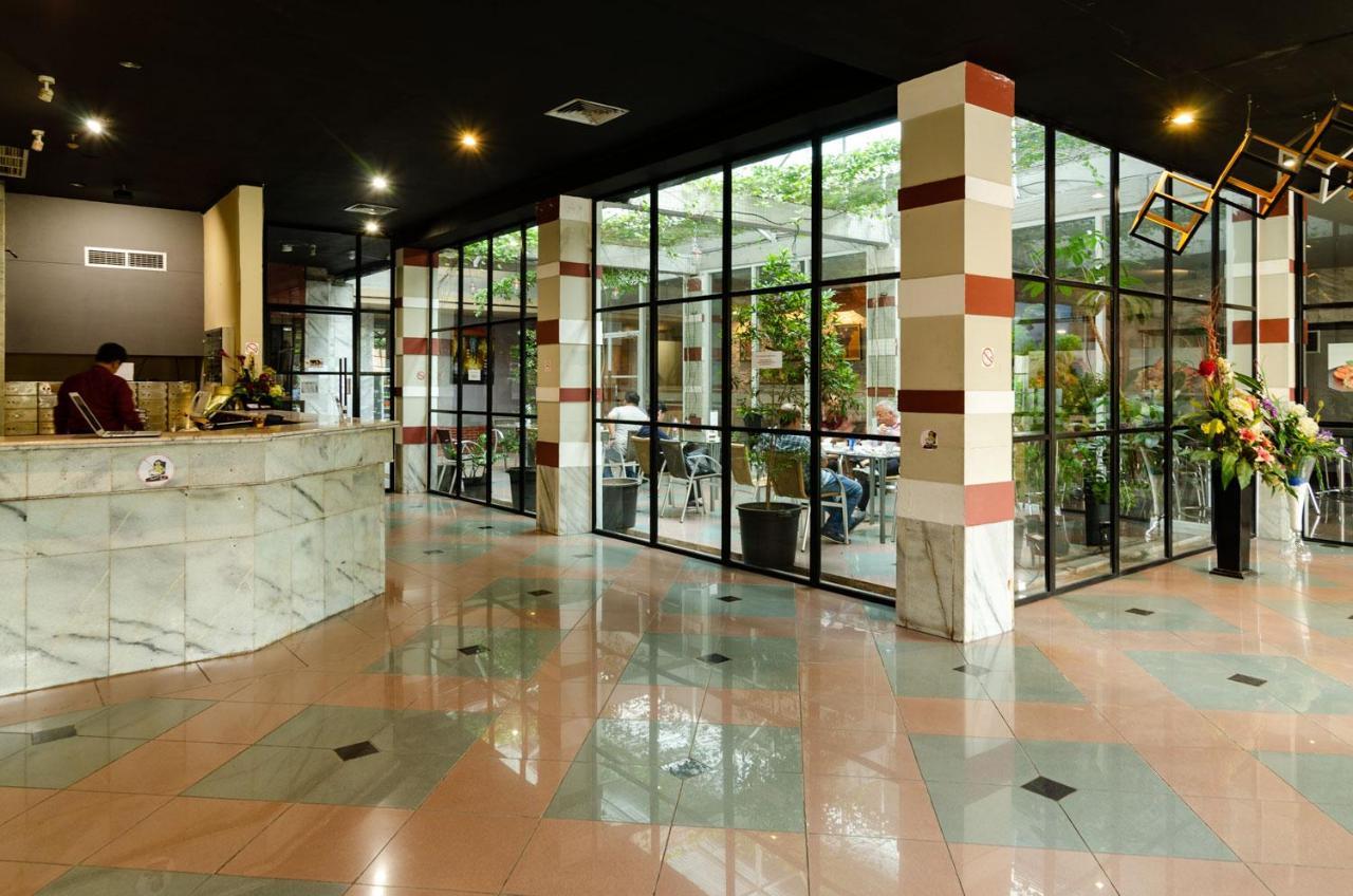 Hotel Peninsula Mangga Besar Jakarta Luaran gambar