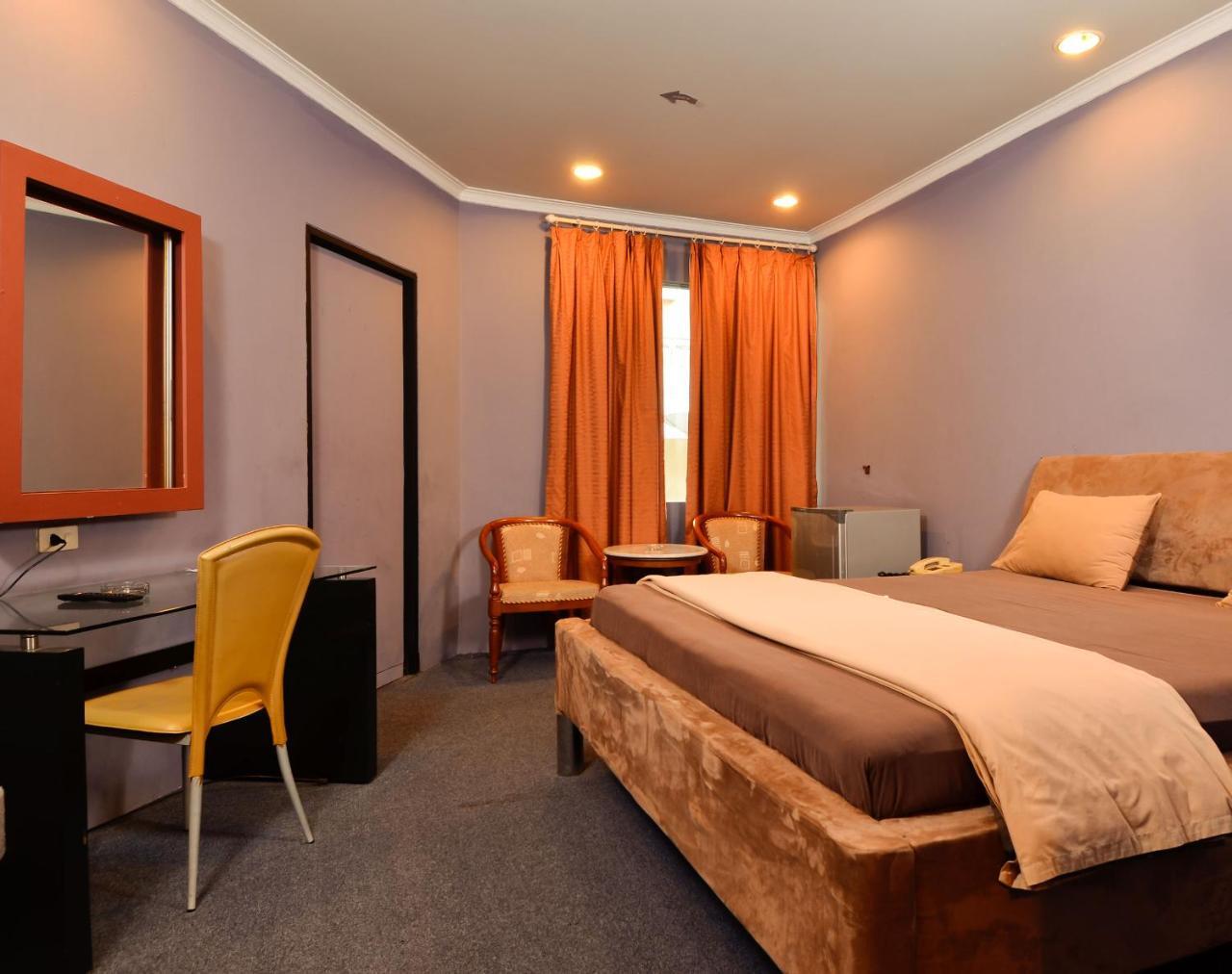 Hotel Peninsula Mangga Besar Jakarta Luaran gambar