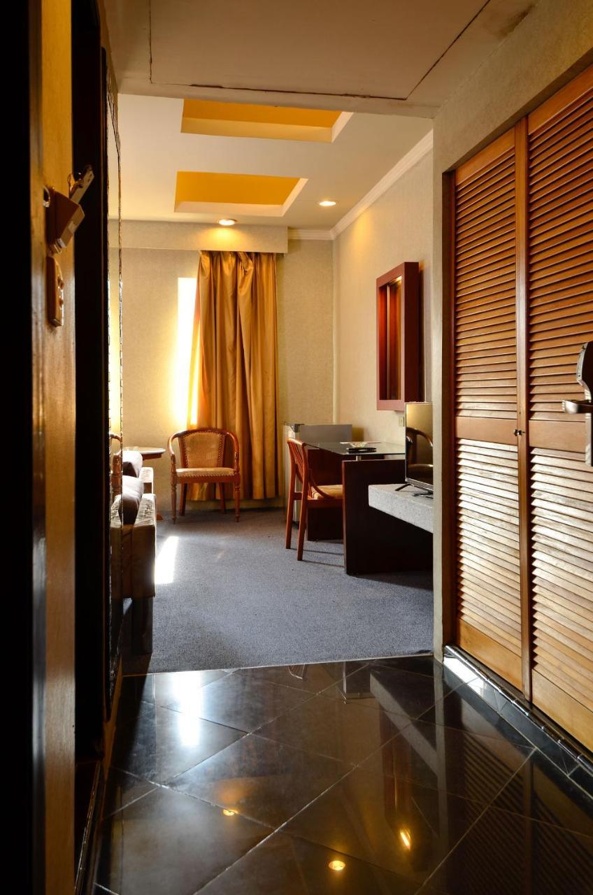 Hotel Peninsula Mangga Besar Jakarta Luaran gambar