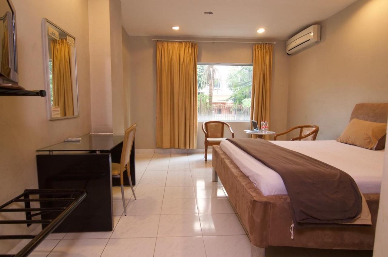 Hotel Peninsula Mangga Besar Jakarta Luaran gambar